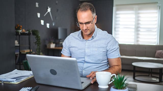 Capa do post: Como Evitar Golpes ao Alugar um Imóvel: 7 Dicas de Segurança